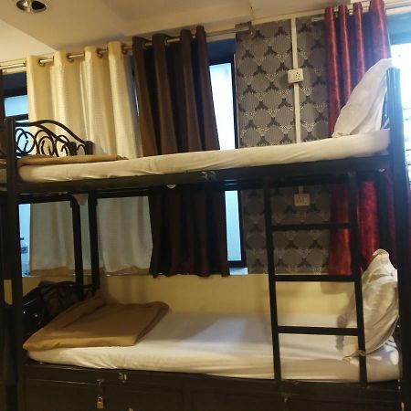 Bandra Dormitory Only For Indian مومباي المظهر الخارجي الصورة