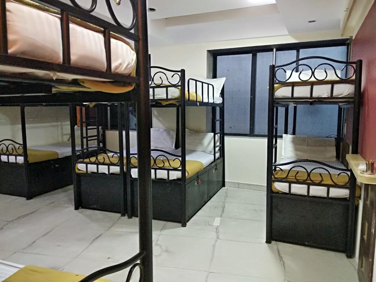 Bandra Dormitory Only For Indian مومباي المظهر الخارجي الصورة